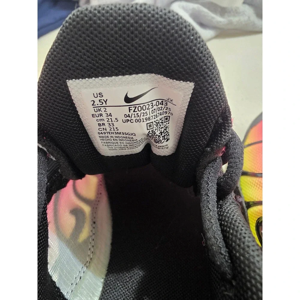 Nike‎ Air Max Plus PS Black Hyper Pink Volt Kids Shoes FZ0023-043 Size 2.5Y